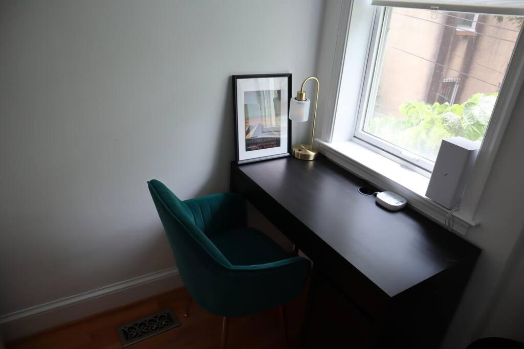 3-Bedroom House With Cute Patio Explore Dc On Foot วอชิงตัน ภายนอก รูปภาพ