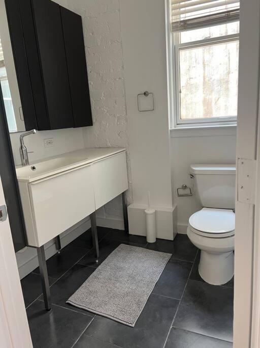 3-Bedroom House With Cute Patio Explore Dc On Foot วอชิงตัน ภายนอก รูปภาพ